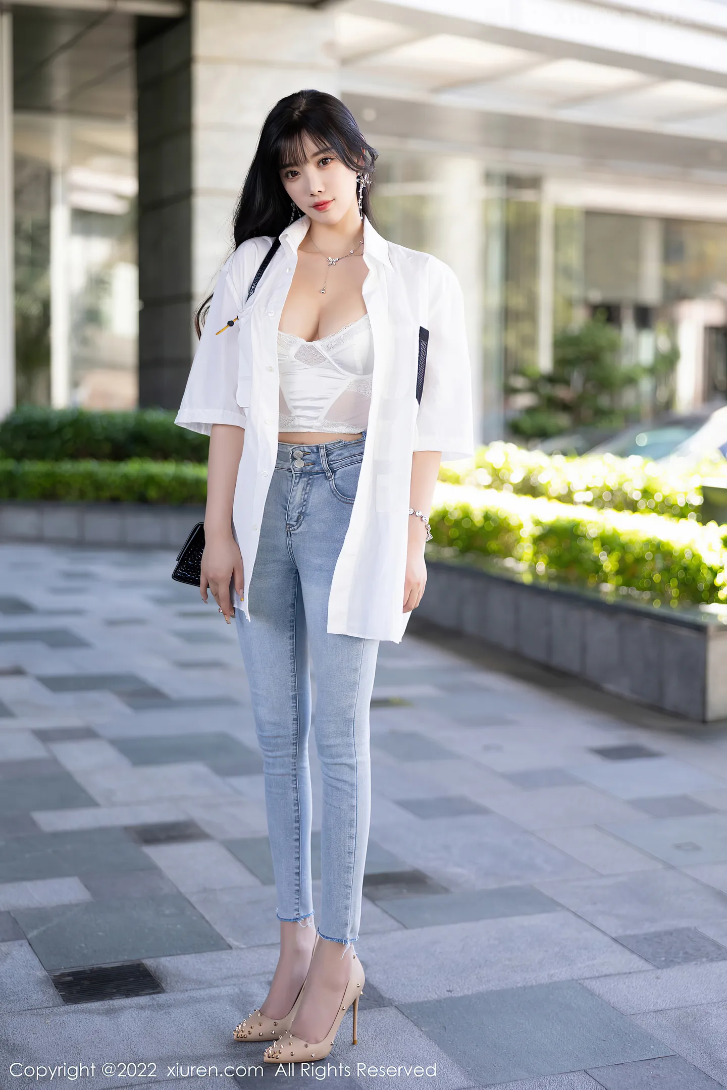 图片[2]-[XiuRen秀人网] VOL.5614 女神杨晨晨Yome私房半脱露白色内衣配无内肉丝迷人诱惑写真83P-秀人网官方网站